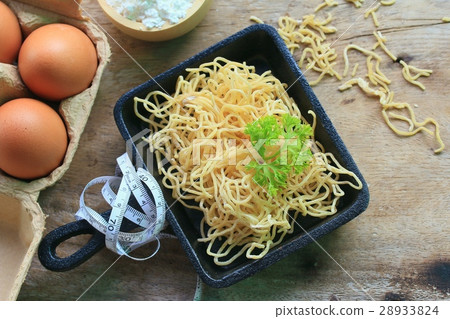 egg noodles egg noodles 28933824
