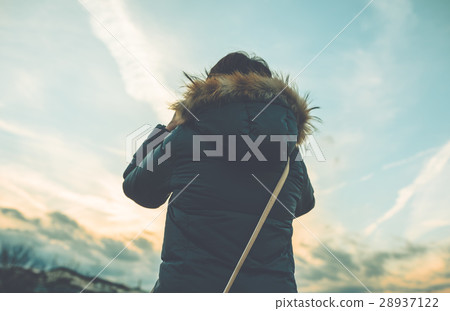 Winter promenade 28937122