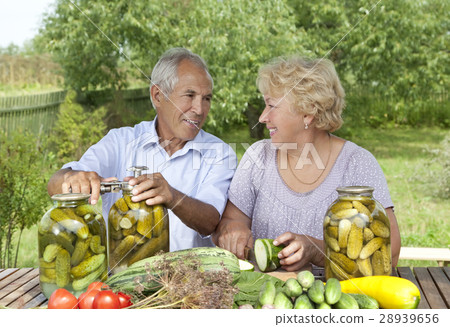 Senior loving couple Senior loving couple 28939656