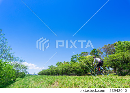 新鮮的綠色玉川自行車道 28942040