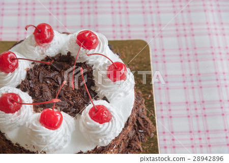 Black forest cake decorated 28942896