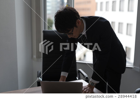 辦公室商人 辦公室商人 28944418