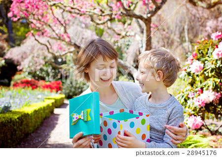 mother's day 28945176