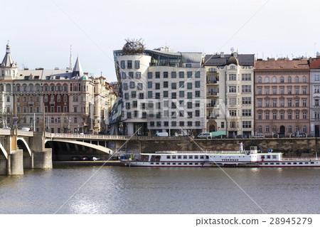 The Dancing House in Prague, Czech republic 28945279