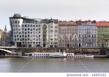 The Dancing House in Prague, Czech republic 28945281