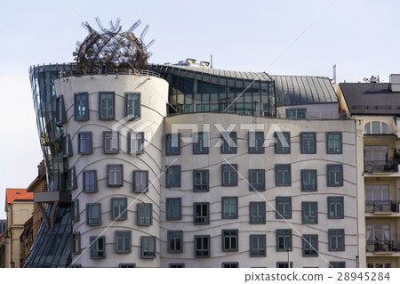 The Dancing House in Prague, Czech republic 28945284