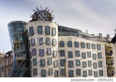 The Dancing House in Prague, Czech republic 28945291