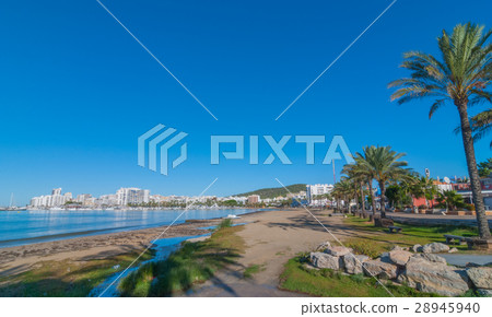 Main beach walkway in Sant Antoni De Portmany. 28945940