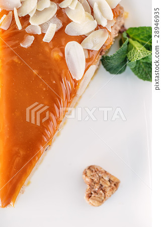 caramel or toffee gluten free cake with almond pie 28946935