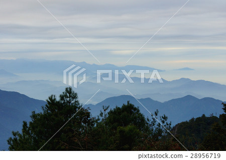  Mountain view 28956719