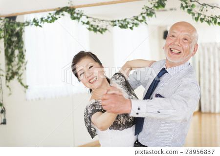 Ballroom dancing  28956837