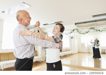 Ballroom dancing  28956858
