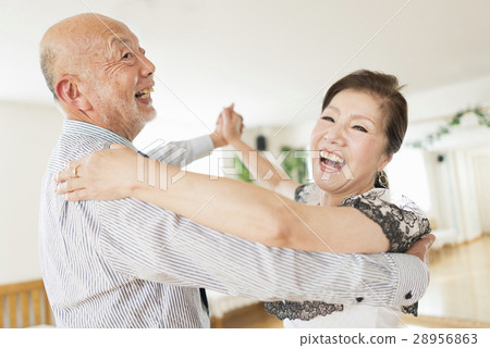 Ballroom dancing  28956863