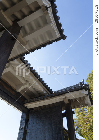 Sakura Gate of Osaka Castle 28957318