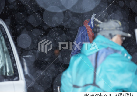 Fishermen working at midnight 28957615