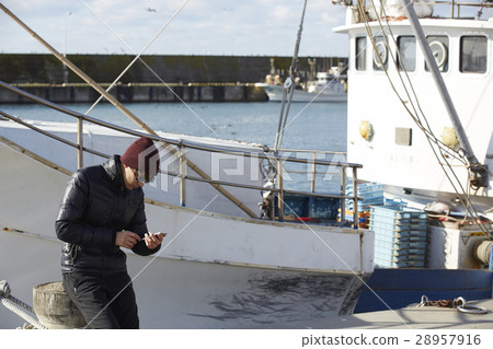 一個人在漁港 28957916