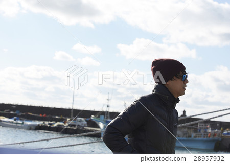 一個人在漁港 28957932