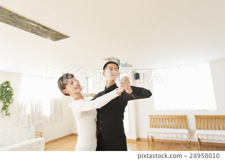 交誼舞 28958010