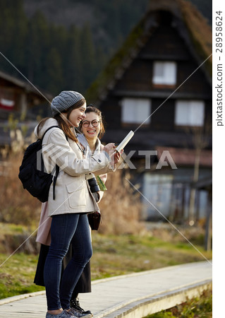 婦女在建築中旅行與聯合形成 28958624