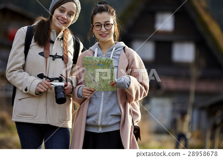 婦女在建築中旅行與聯合形成 婦女在建築中旅行與聯合形成 28958678