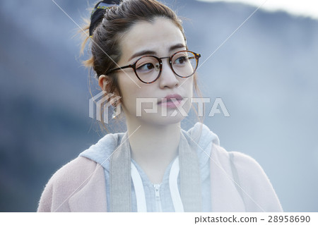 Female alone travel Female alone travel 28958690