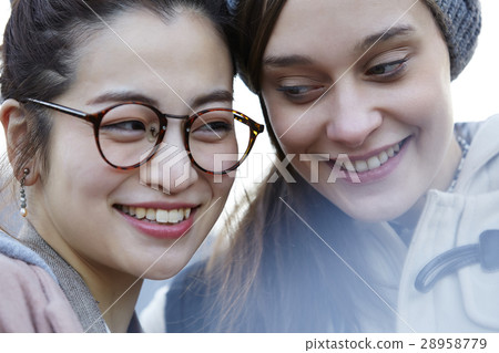 Portrait of Japanese women and foreign women Portrait of Japanese women and foreign women 28958779