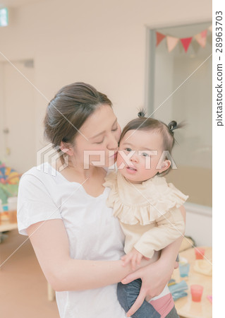 child, whelp, younger 28963703