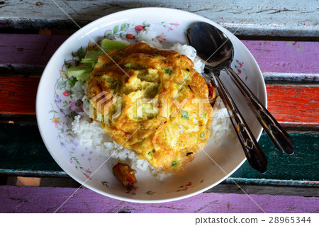 Traditional Thai style, Omelet on rice Traditional Thai style, Omelet on rice 28965344
