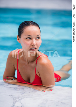 Beautiful Woman Swimming Pool At Resort Relaxed Beautiful Woman Swimming Pool At Resort Relaxed 28967605