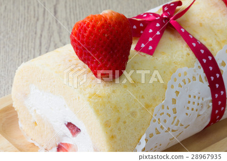 cake roll with strawberry cake roll with strawberry 28967935