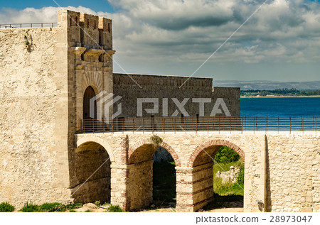 The castle in Siracusa - Sicily The castle in Siracusa - Sicily 28973047