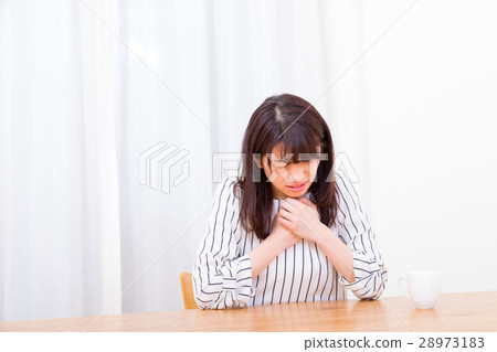 我的心痛苦心慌氣短負面形象身體狀況不佳女性肖像20's 30's 28973183