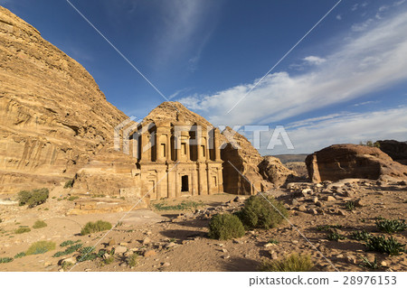 Ancient abandoned rock city of Petra in Jordan tou Ancient abandoned rock city of Petra in Jordan tou 28976153