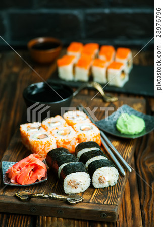 Sushi 28976796