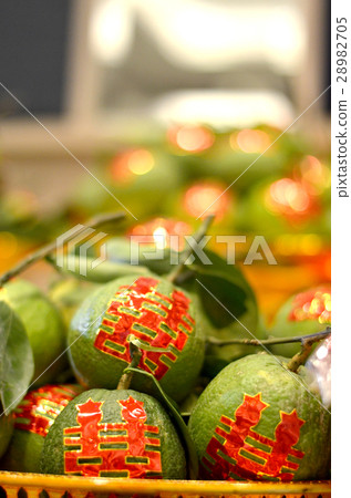 orange wedding 28982705