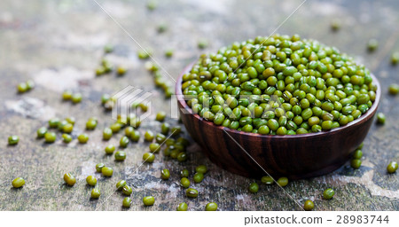 Mung bean, green moong dal in bowl. Copy space. 28983744