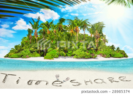 Whole tropical island within atoll in tropical. 28985374