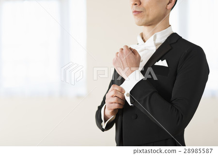 Ballroom dancing  28985587