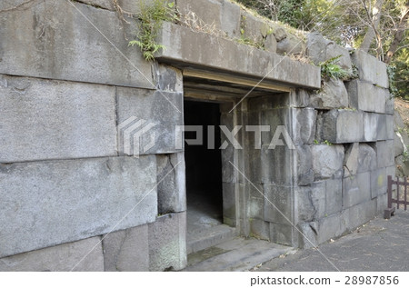 皇宮東花園的石頭房 28987856