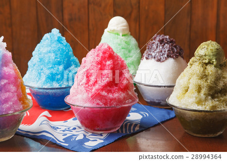 shaved ice  28994364