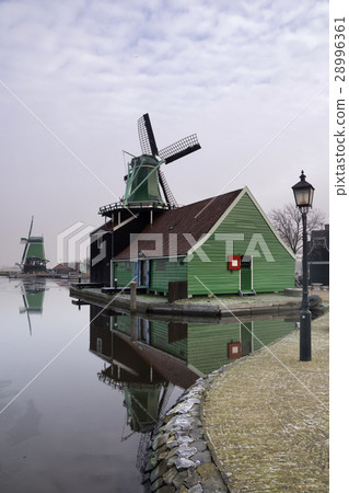 Windmill in the Zaanse Schans 28996361