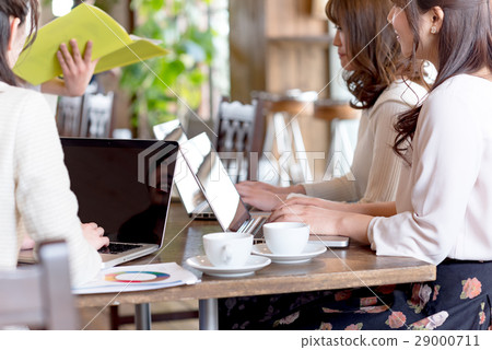 Business woman, outside meedding, nomad worker 29000711