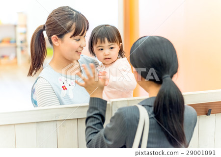 Business woman, mama, nursery school in the company, pick-up photography cooperation: RYOZAN PARK Otsuka 29001091