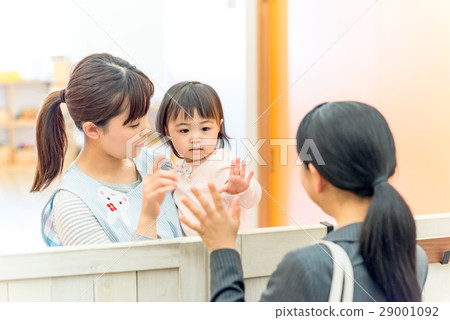 Business woman, mama, nursery school in the company, pick-up photography cooperation: RYOZAN PARK Otsuka 29001092