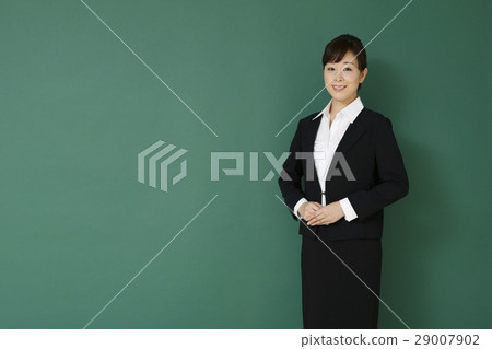 Female teacher Female teacher 29007902