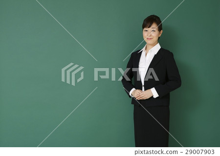 Female teacher Female teacher 29007903