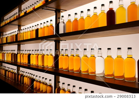 Primary bottle rack of whiskey (4 steps from the right) Primary bottle rack of whiskey (4 steps from the right) 29008313
