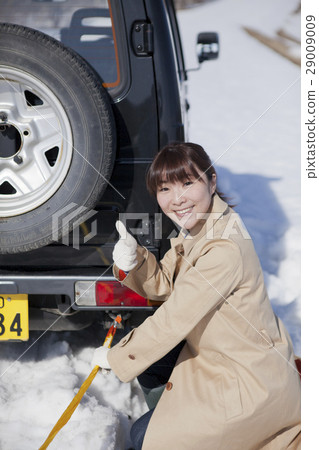 Snow road rescue 29009009