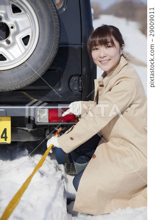 Snow road rescue 29009011