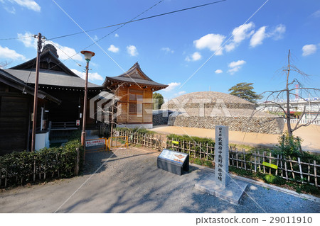 [National Historic Site] Musashi Fuchu Kumano Shrine Tumulus and Kumano Shrine 29011910